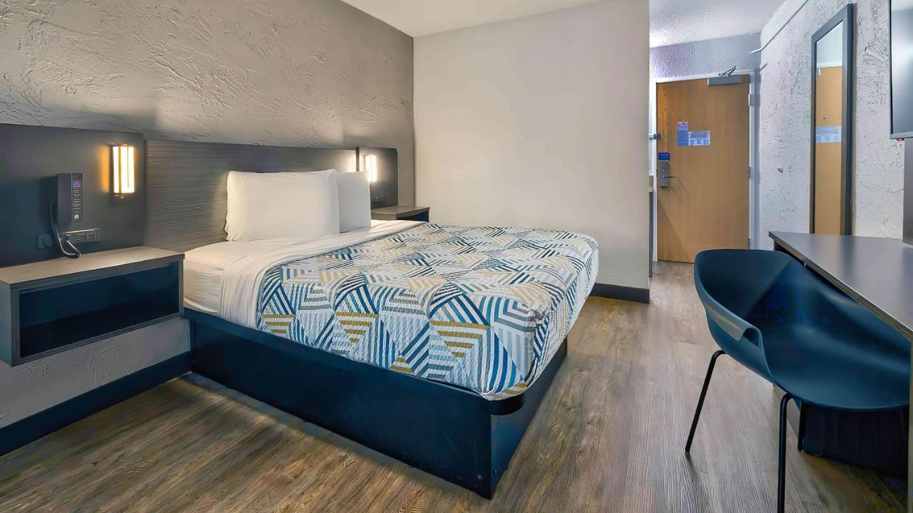 Motel 6-Milwaukee, Wi - Glendale Bagian luar foto