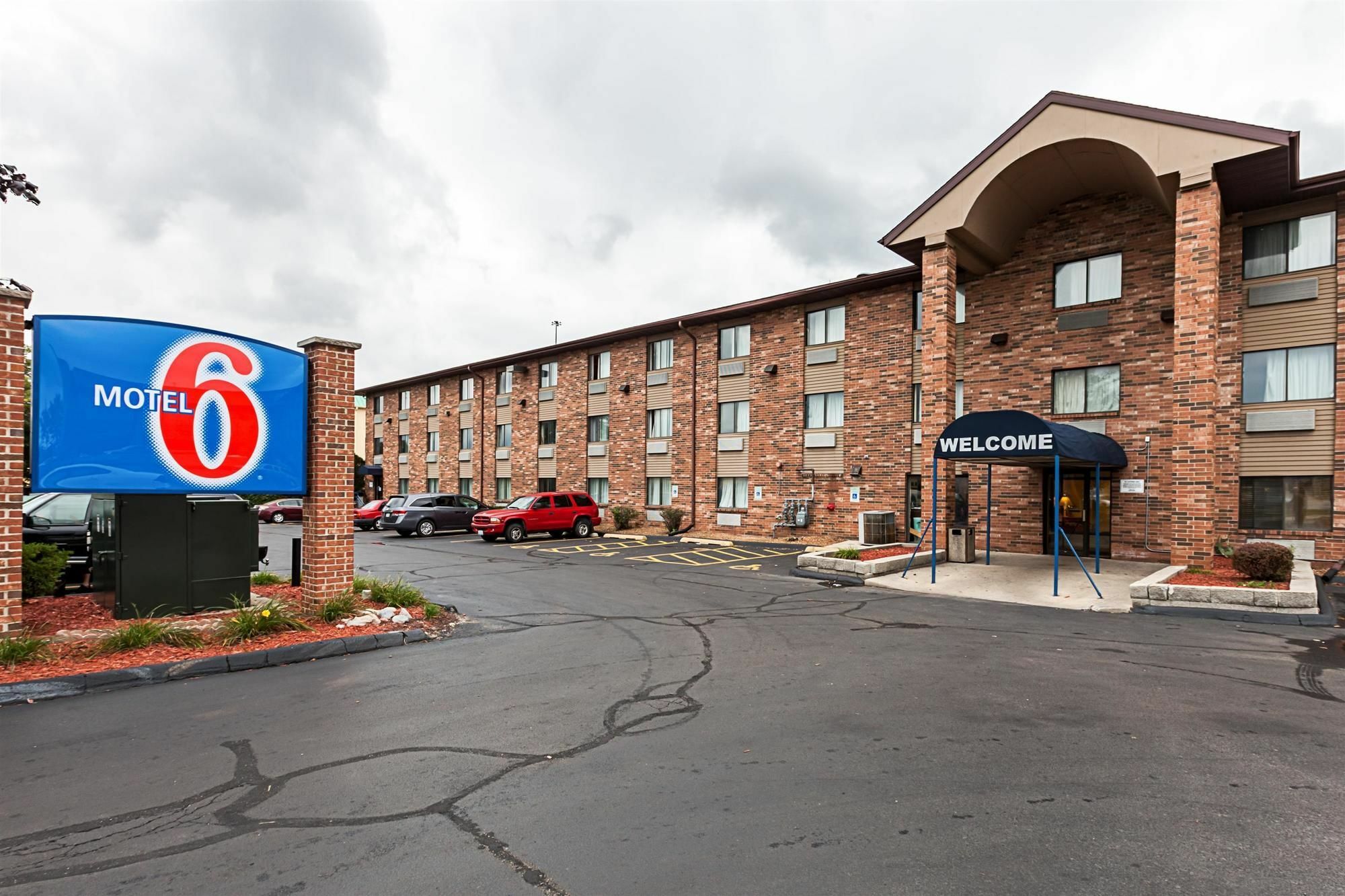 Motel 6-Milwaukee, Wi - Glendale Bagian luar foto