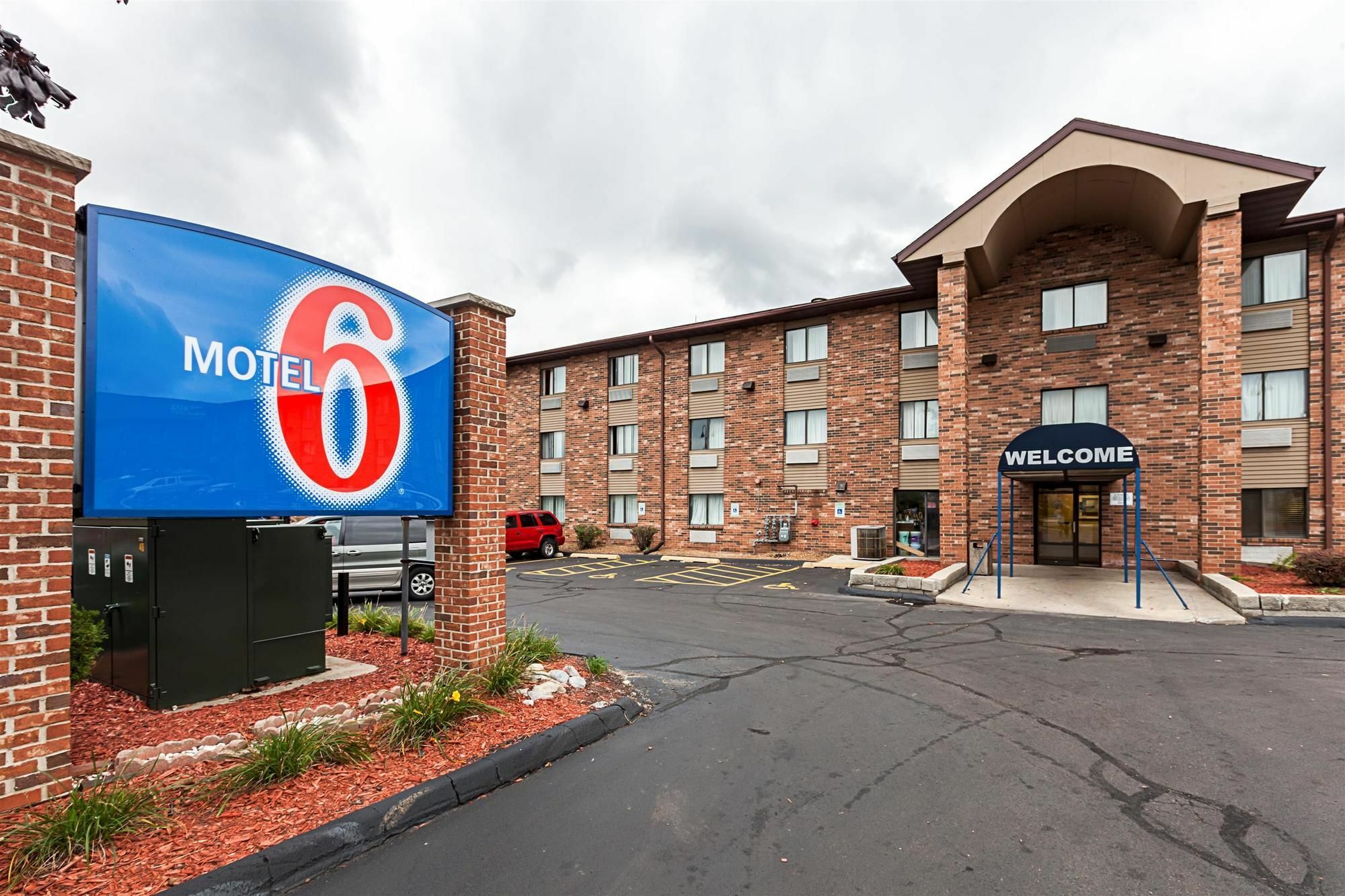 Motel 6-Milwaukee, Wi - Glendale Bagian luar foto