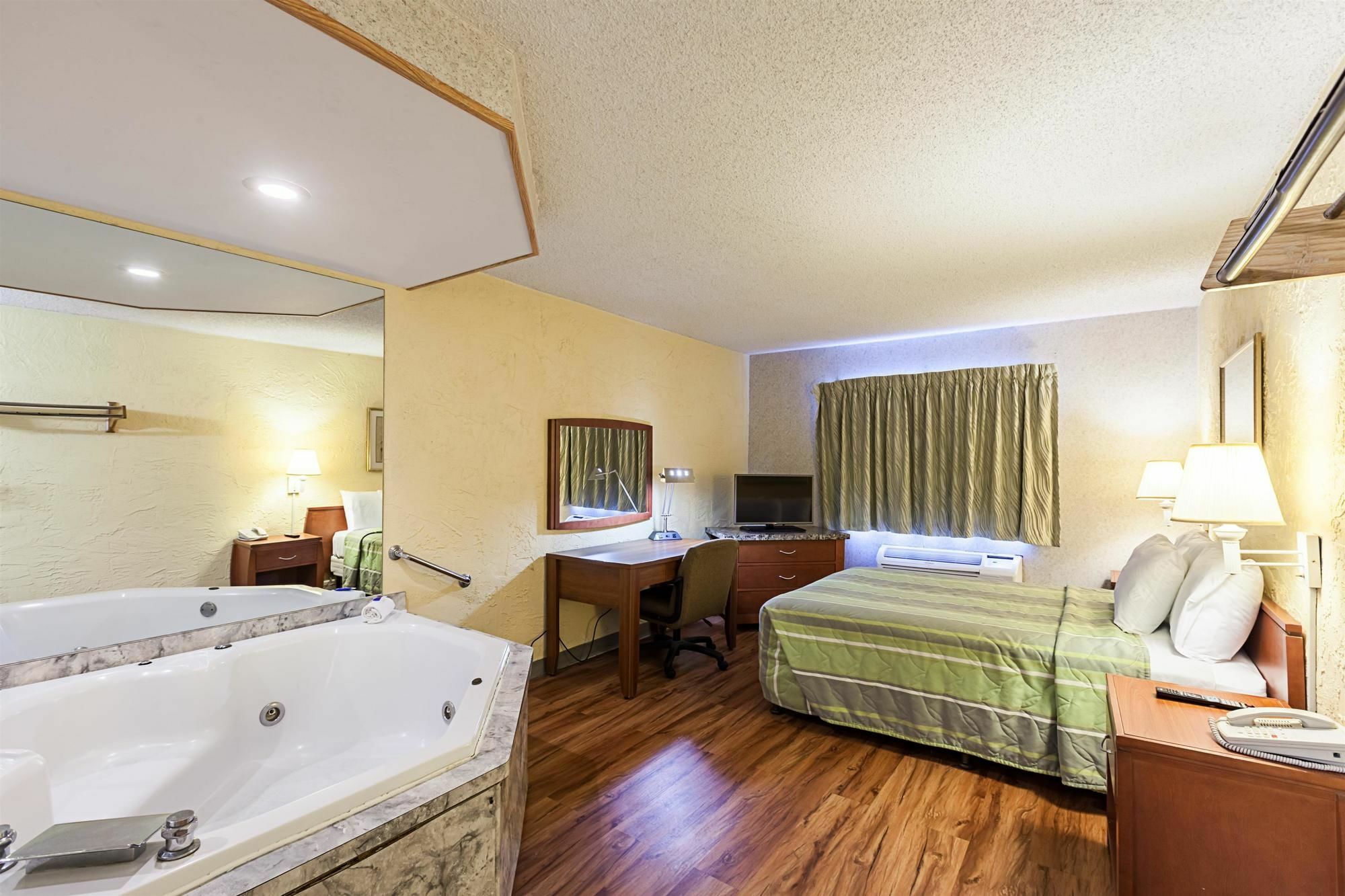 Motel 6-Milwaukee, Wi - Glendale Bagian luar foto