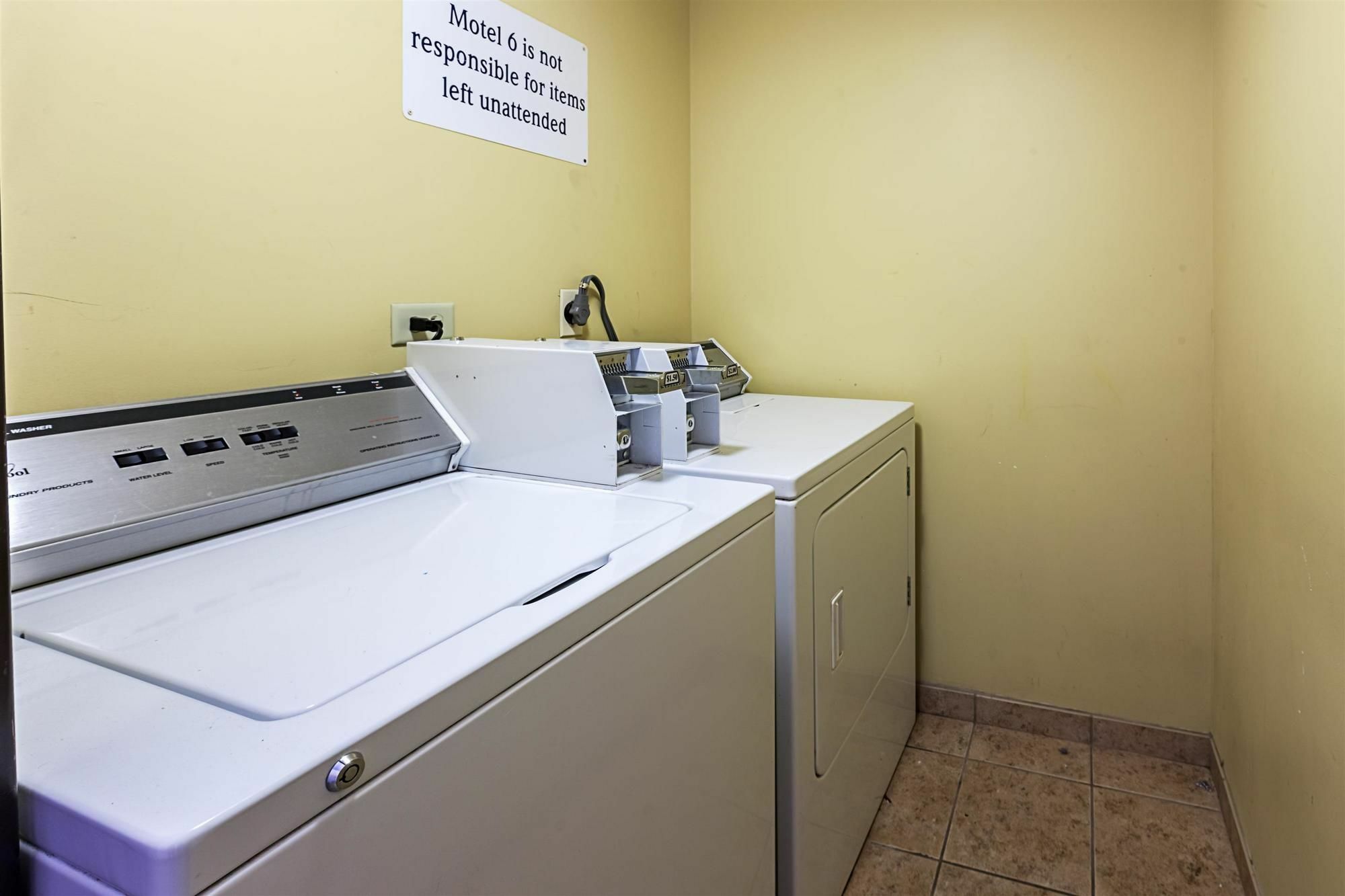 Motel 6-Milwaukee, Wi - Glendale Bagian luar foto
